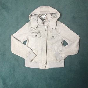 Gray juniors/women’s jacket.
